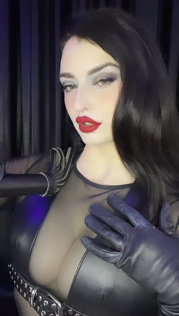 Mistress Bella Lugosi